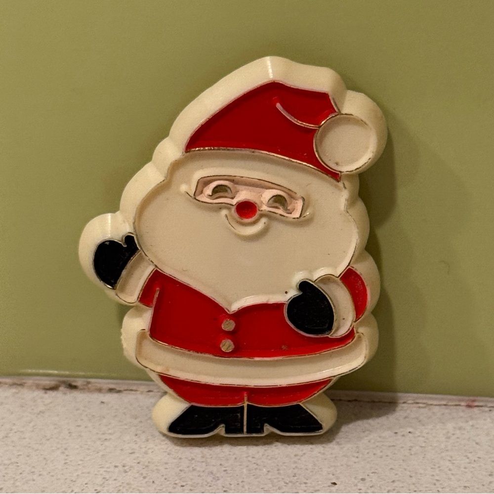 Vintage 1981 Santa Hallmark Pin